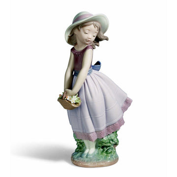 Pretty Innocence Lladro Figurine